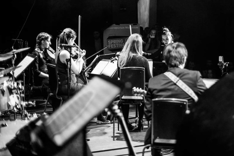 Mayya Aprosina, koordirigent in de regio Bornem, Puurs en Temse, conducting